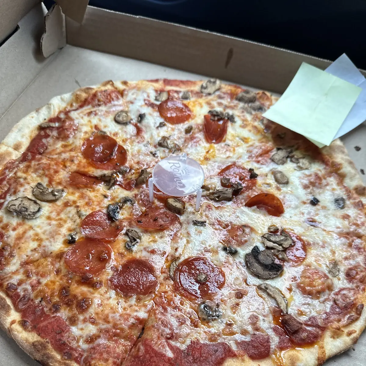 Personal & Mushrooms Pizza