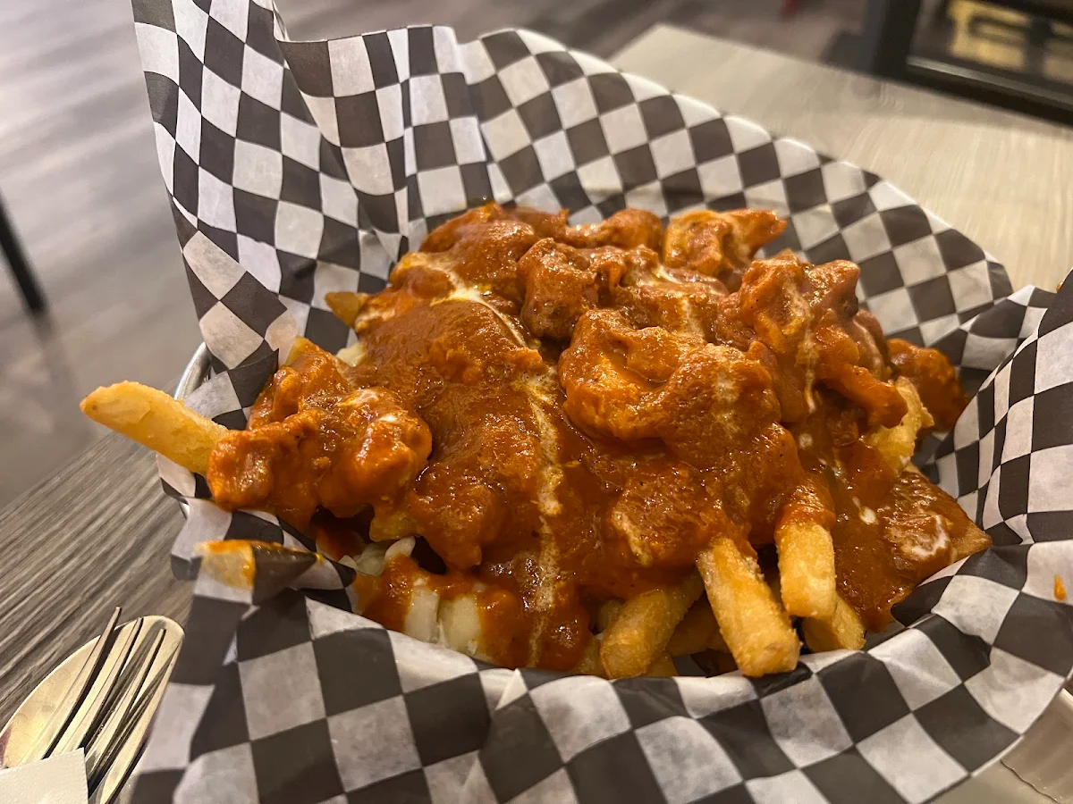 Butter Chicken Poutine