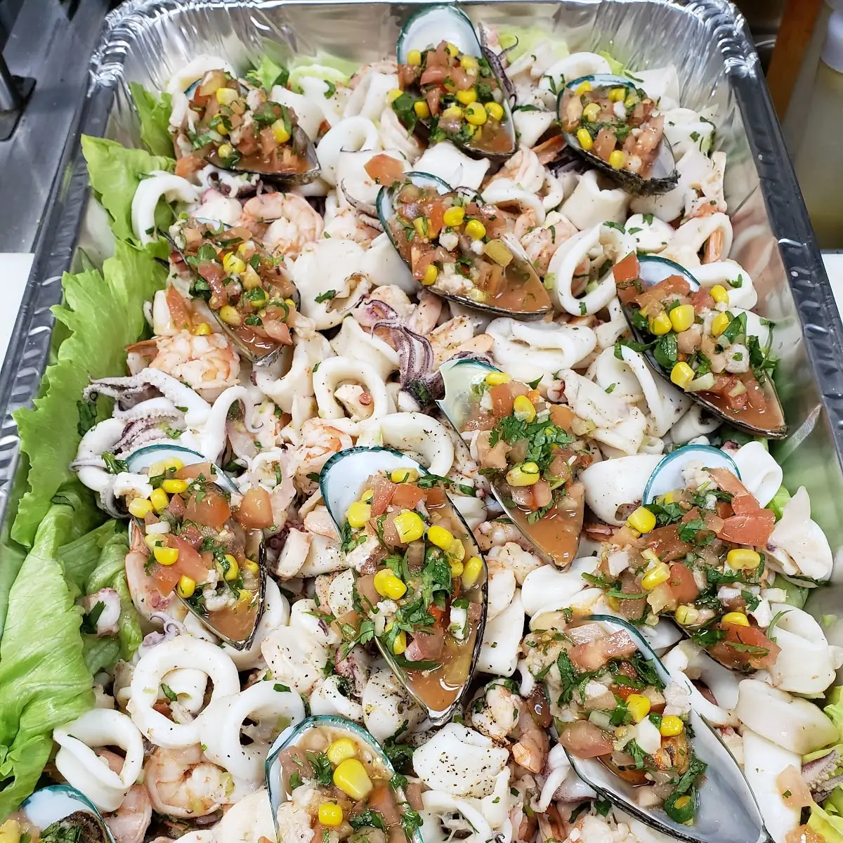 Bandeja de Ceviche Mixto Con Choros A la Chalaca