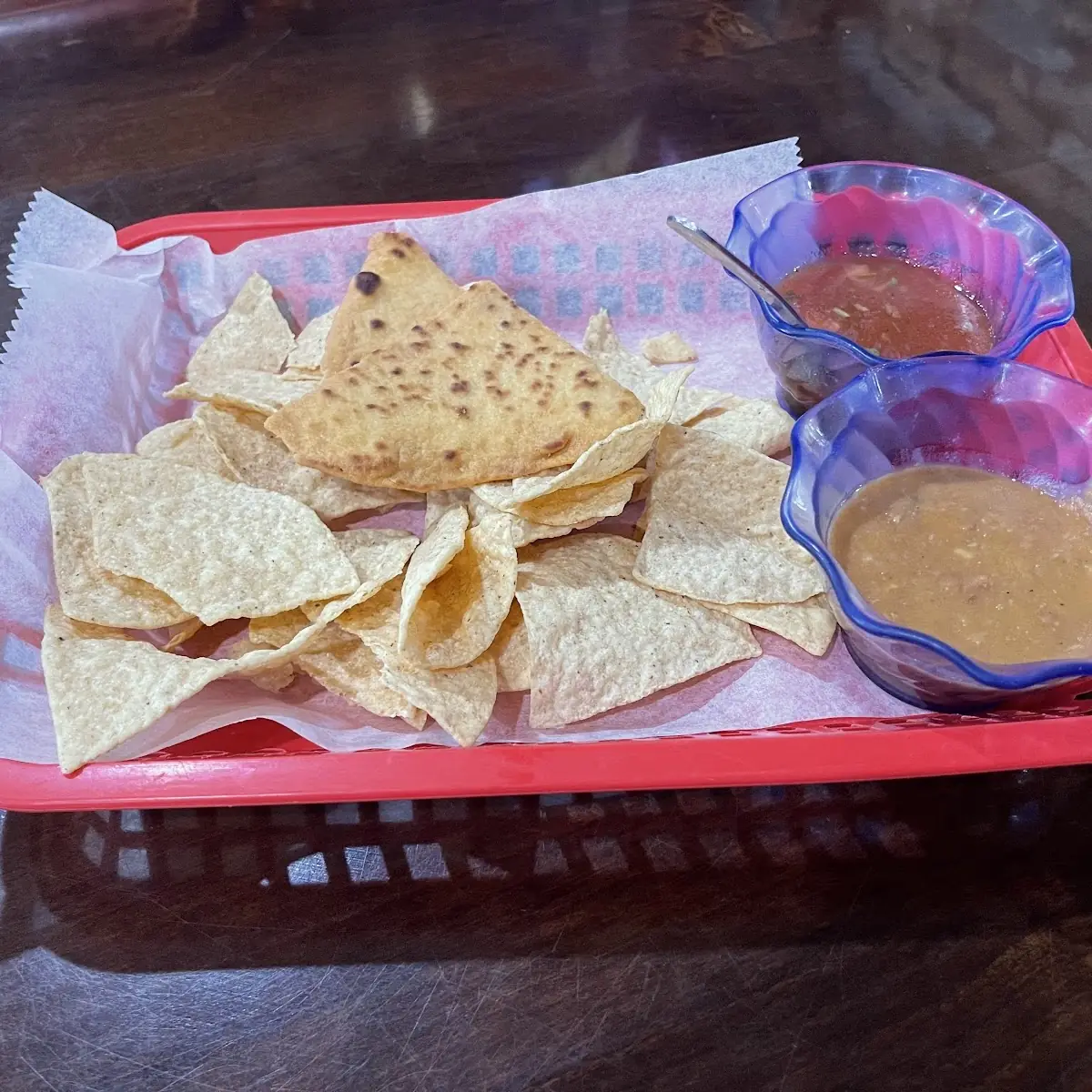 Tortilla Chips with Salsa and Beans
