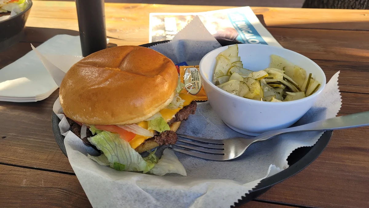 Cheeseburger w Cucumber Salad