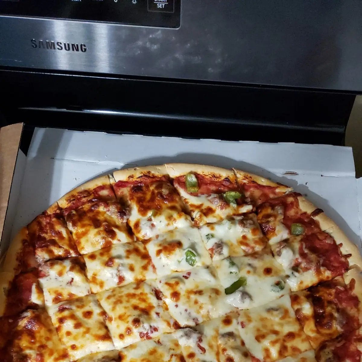 Sausage Green Peppers and Pepperoni Pizza
