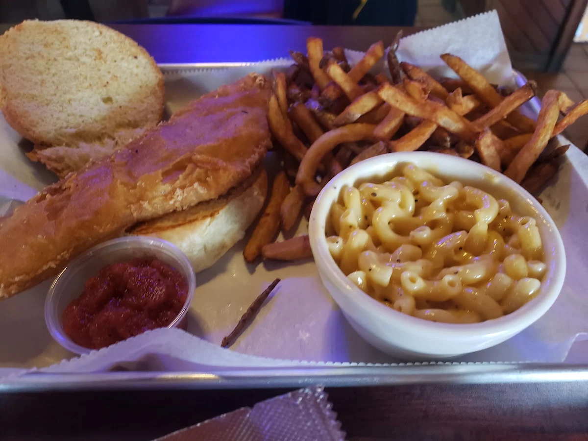 Fish w Mac N Cheese and Fries