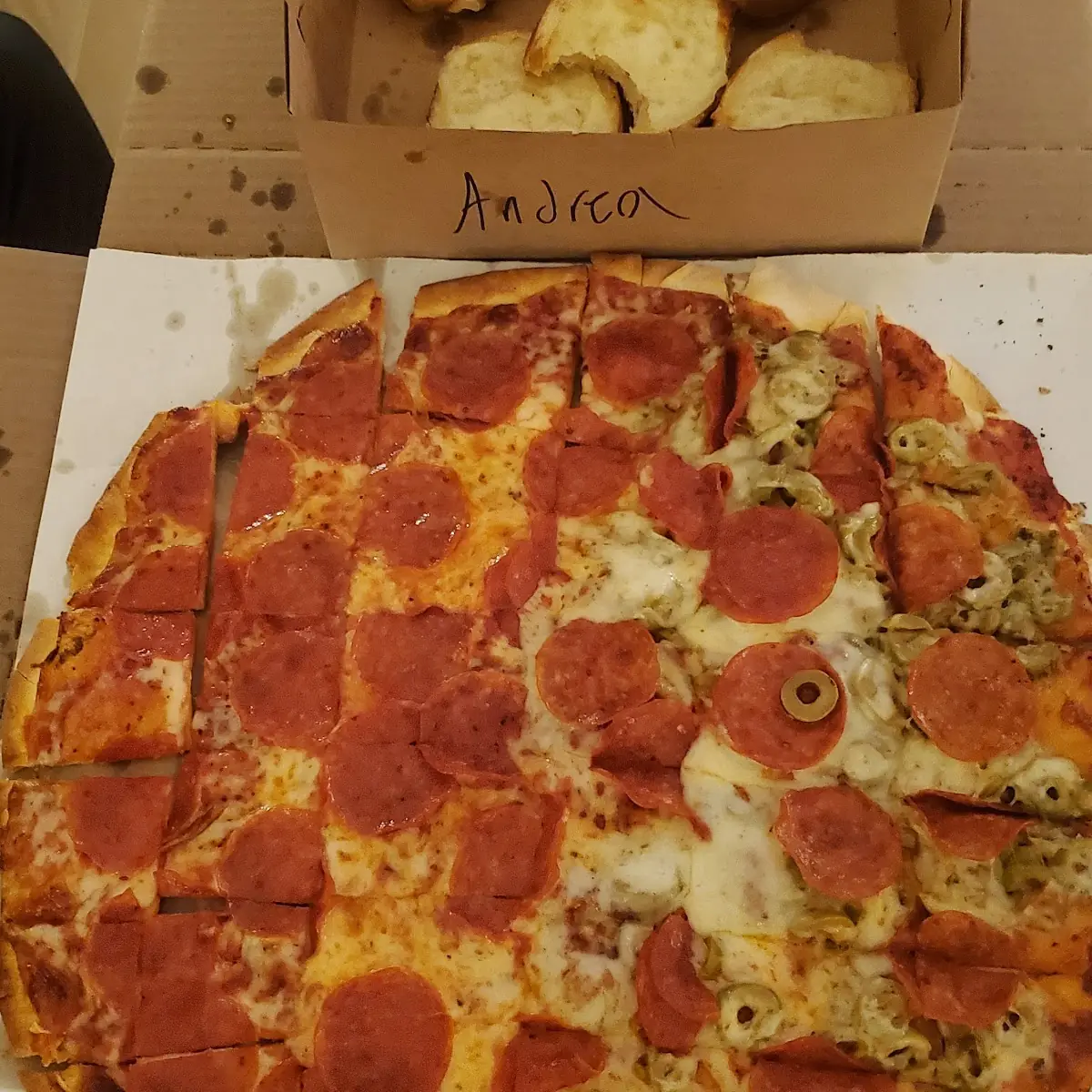 Large Thin Crust Pepperoni Half Green Olive