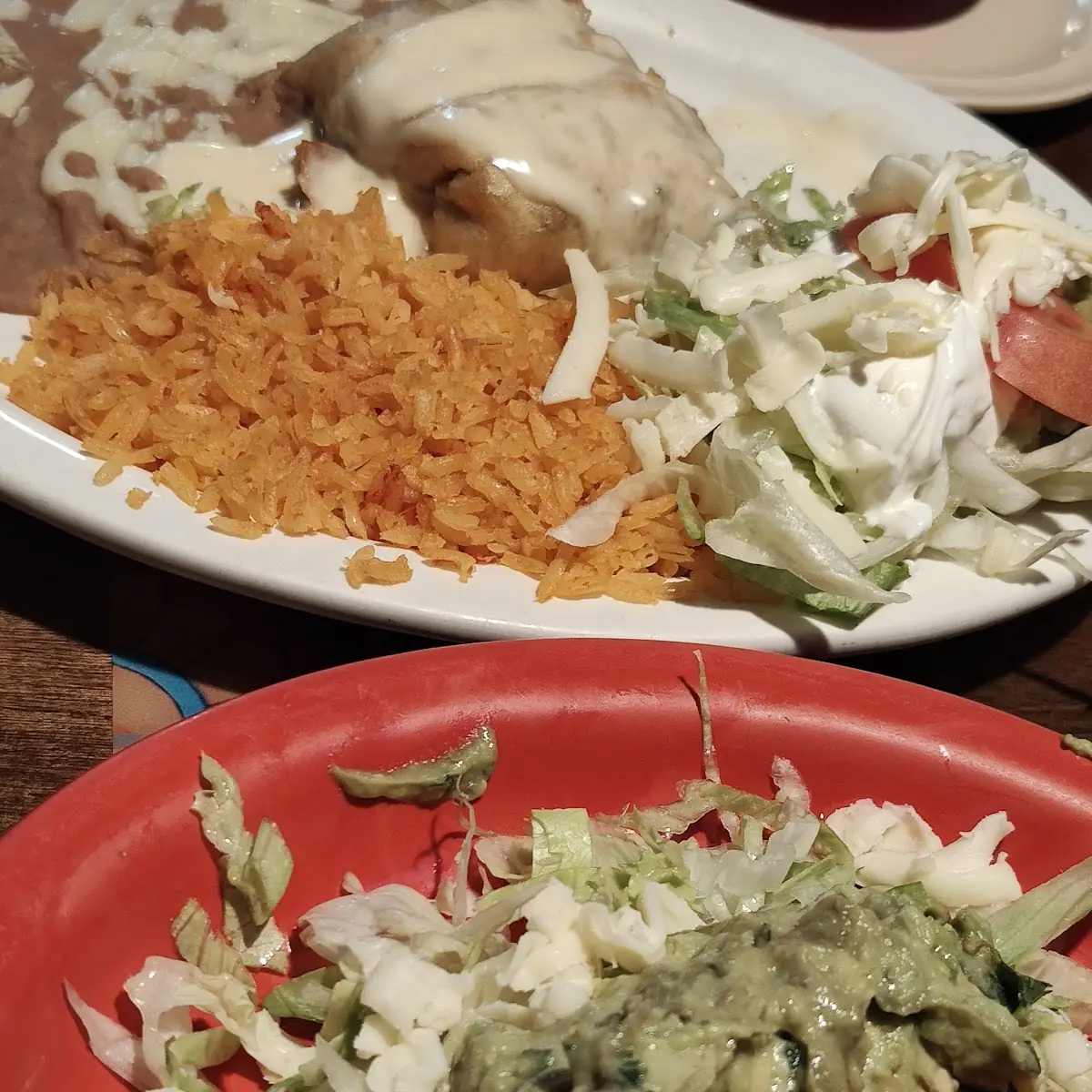 Side Salad with Guacamole and Pico