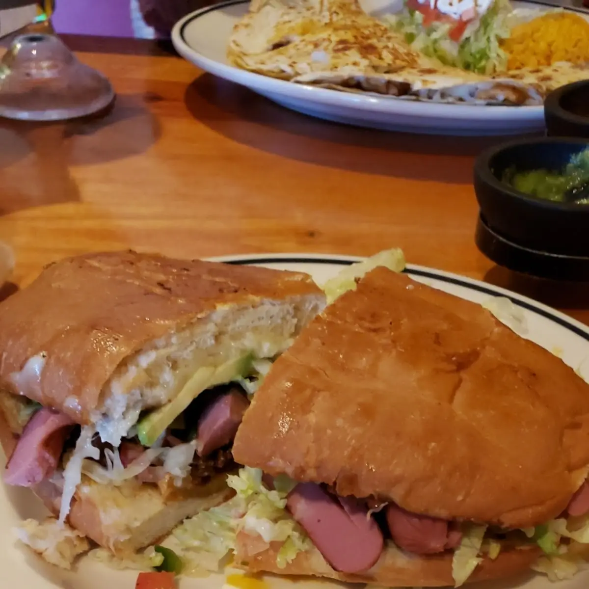 Cubana Tortas