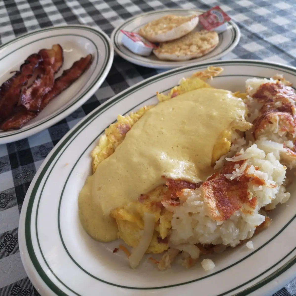 Ham and Cheese Omelette w Holindase Sause