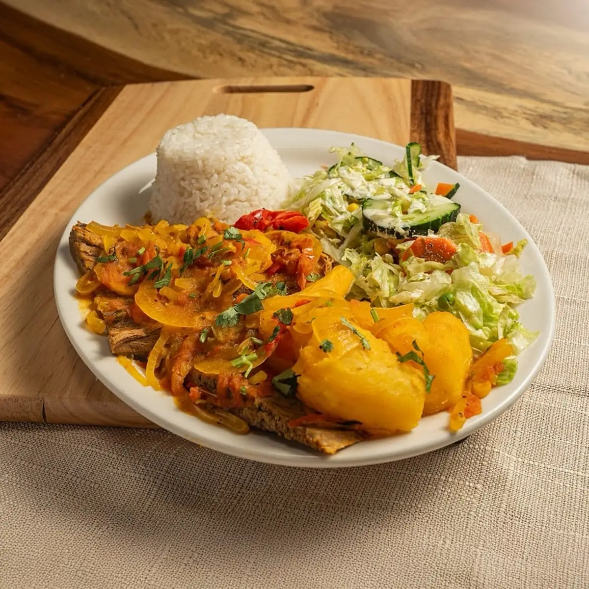 Sobrebarriga En Salsa Criolla