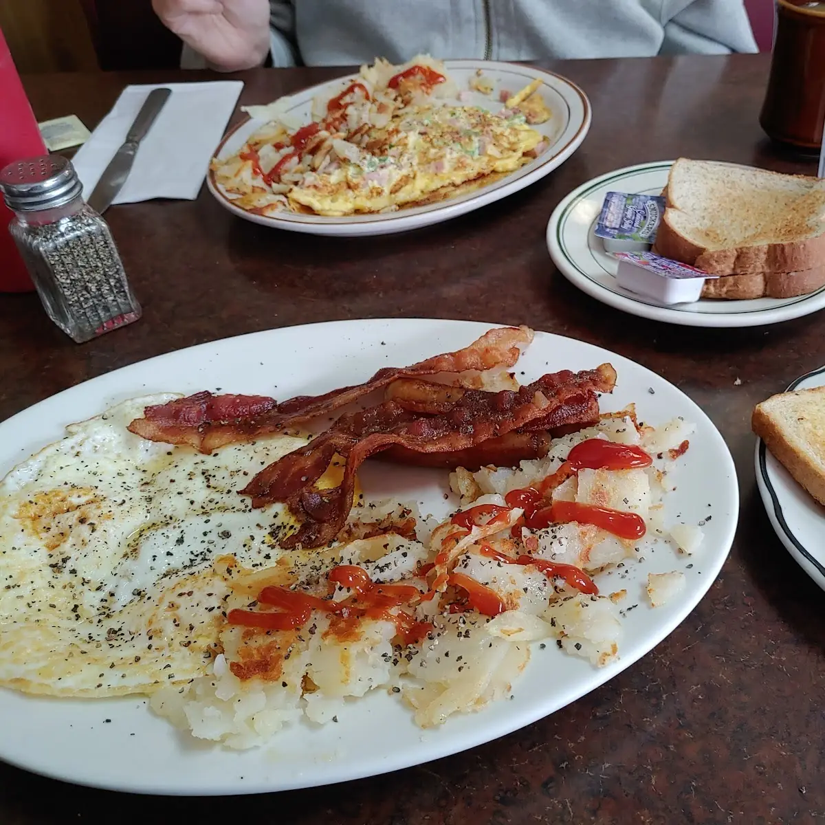 Bacon Eggs Hash Browns w Toast
