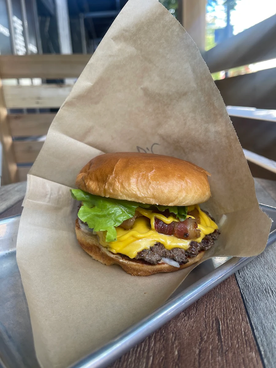 Chit Chat Burger, Chit Chat Burger Bar
