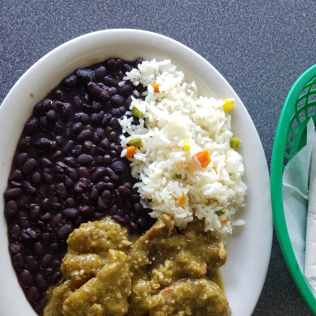 Chicharrón En Salsa Verde