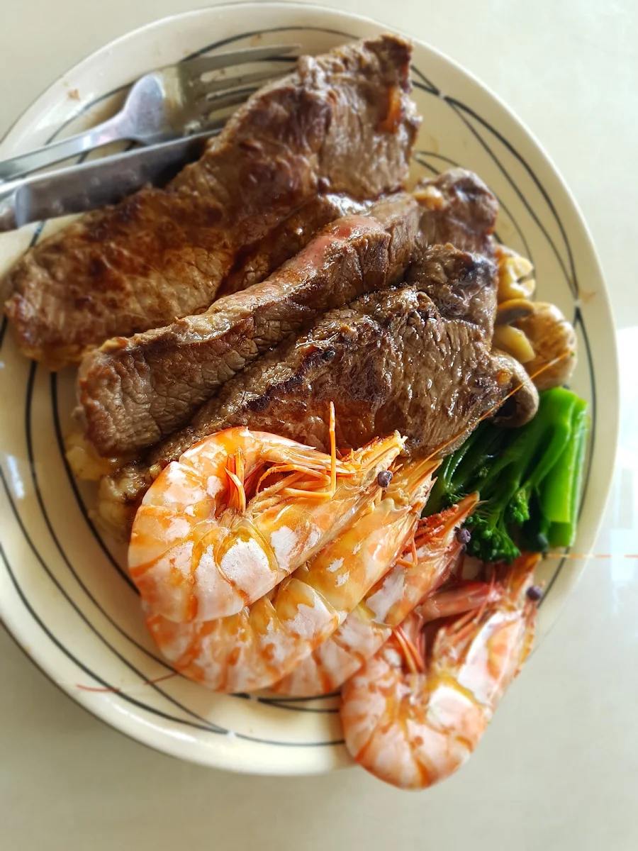 Highlights, Golden Dragon (Now Grace Chinese Restaurant)