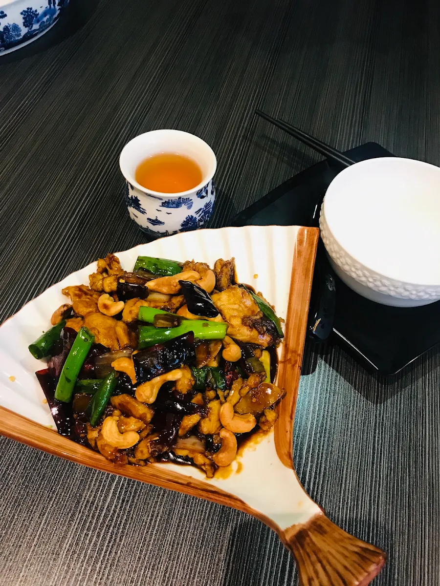 Highlights, Golden Dragon (Now Grace Chinese Restaurant)