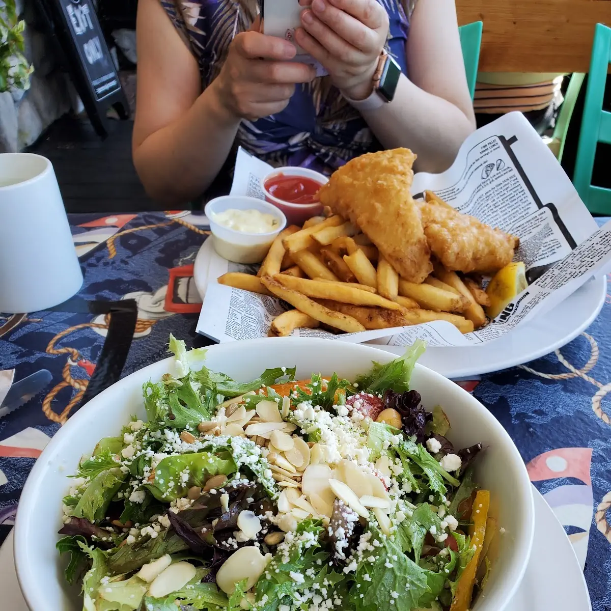San Fransisco Salad, Charlie Don't Surf
