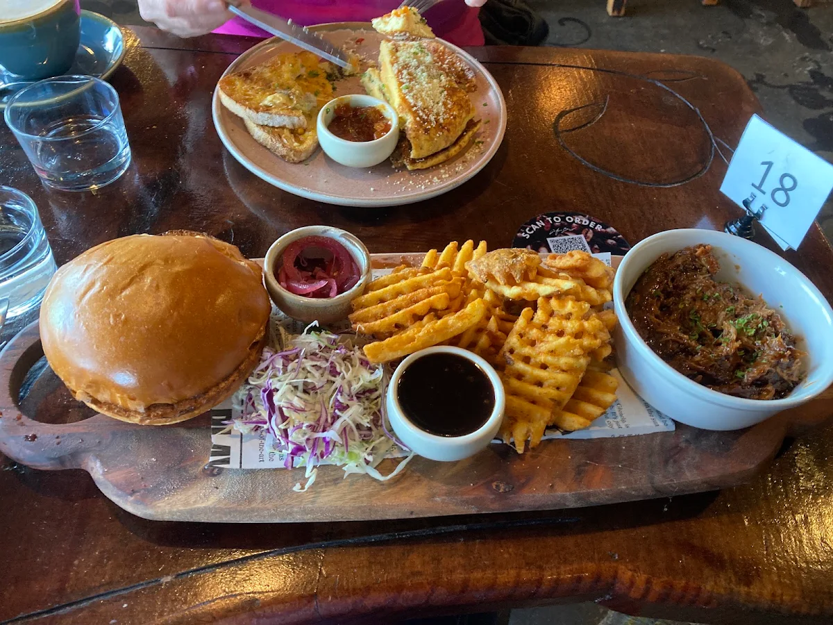 Pulled Pork Burger