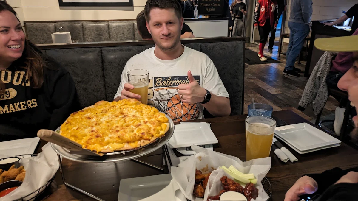 Mac N Cheese Pizza