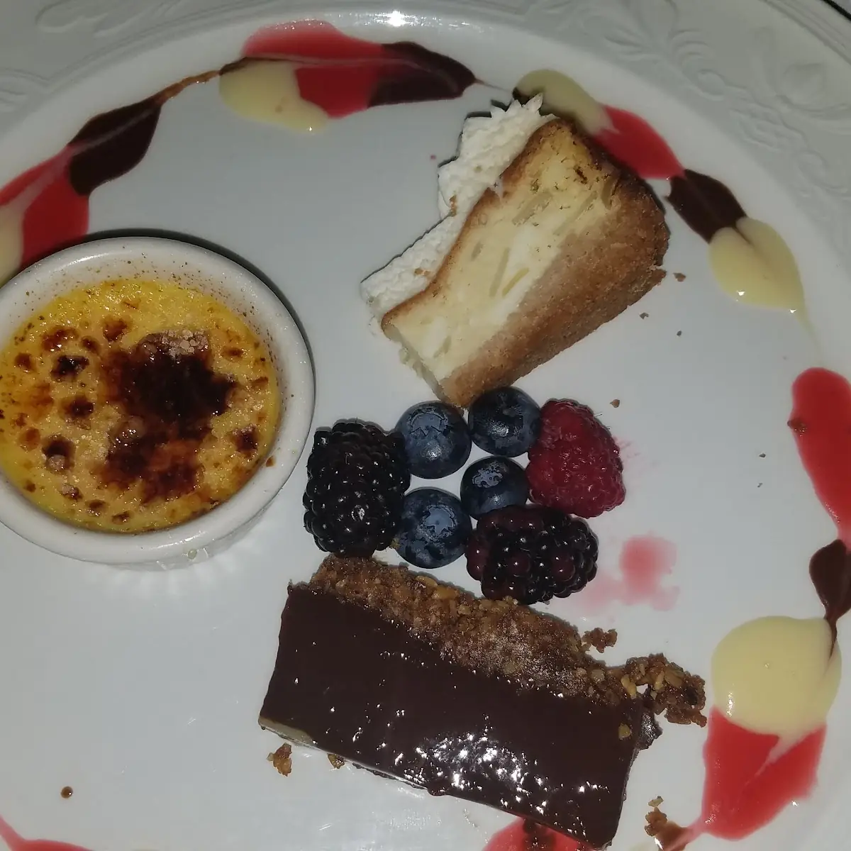 Vanilla Ice Cream Creme Brulee & Berries