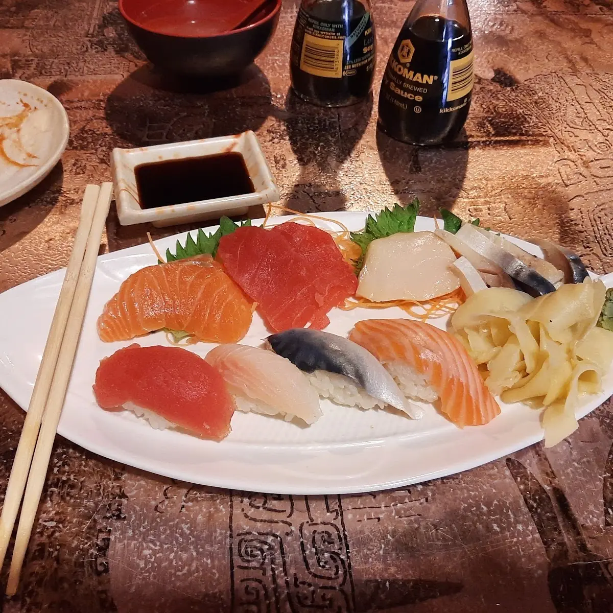 Lunch Sushi and Sashimi Combo