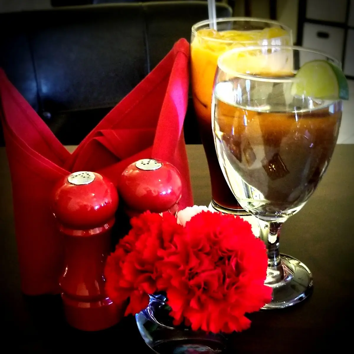 Thai Tea Water with Lime