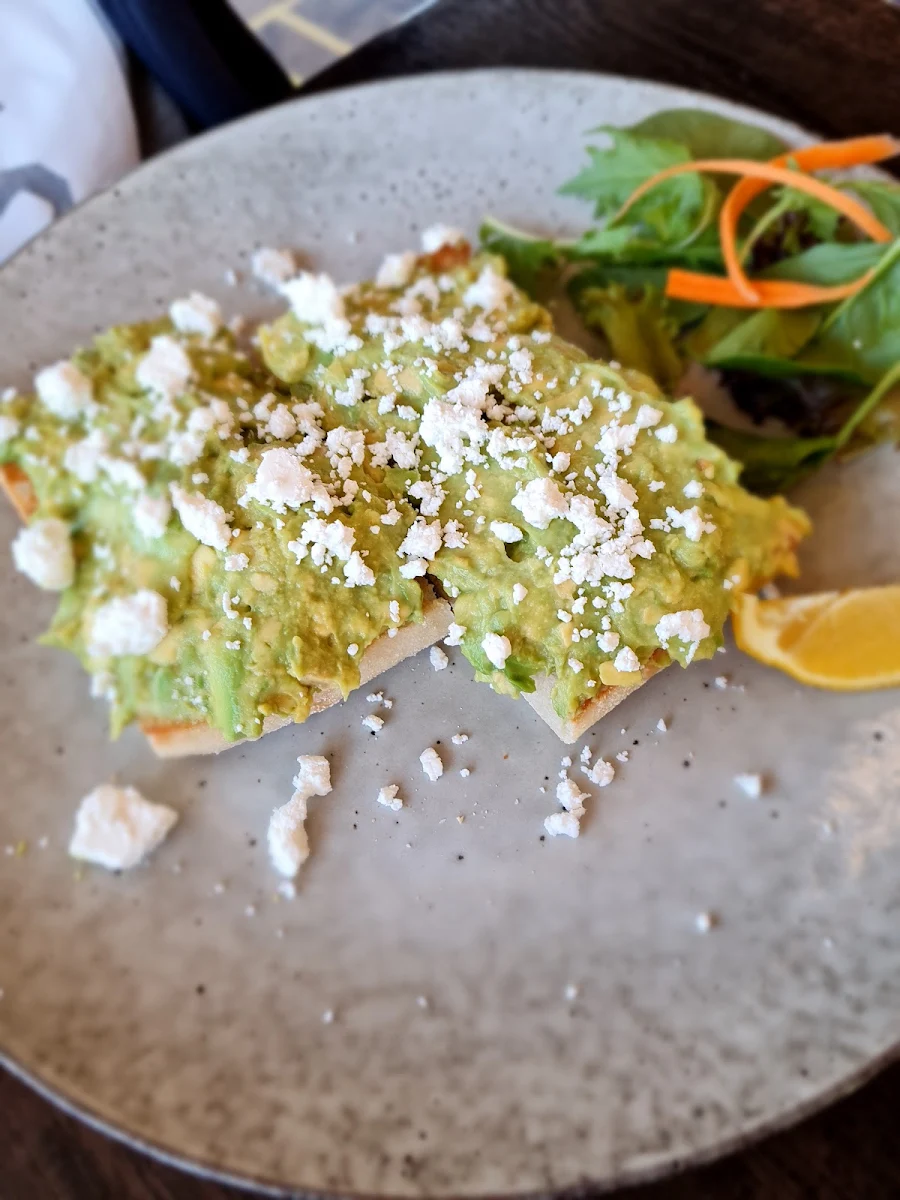 Royale Avocado Smash V, Cafe on South Bay