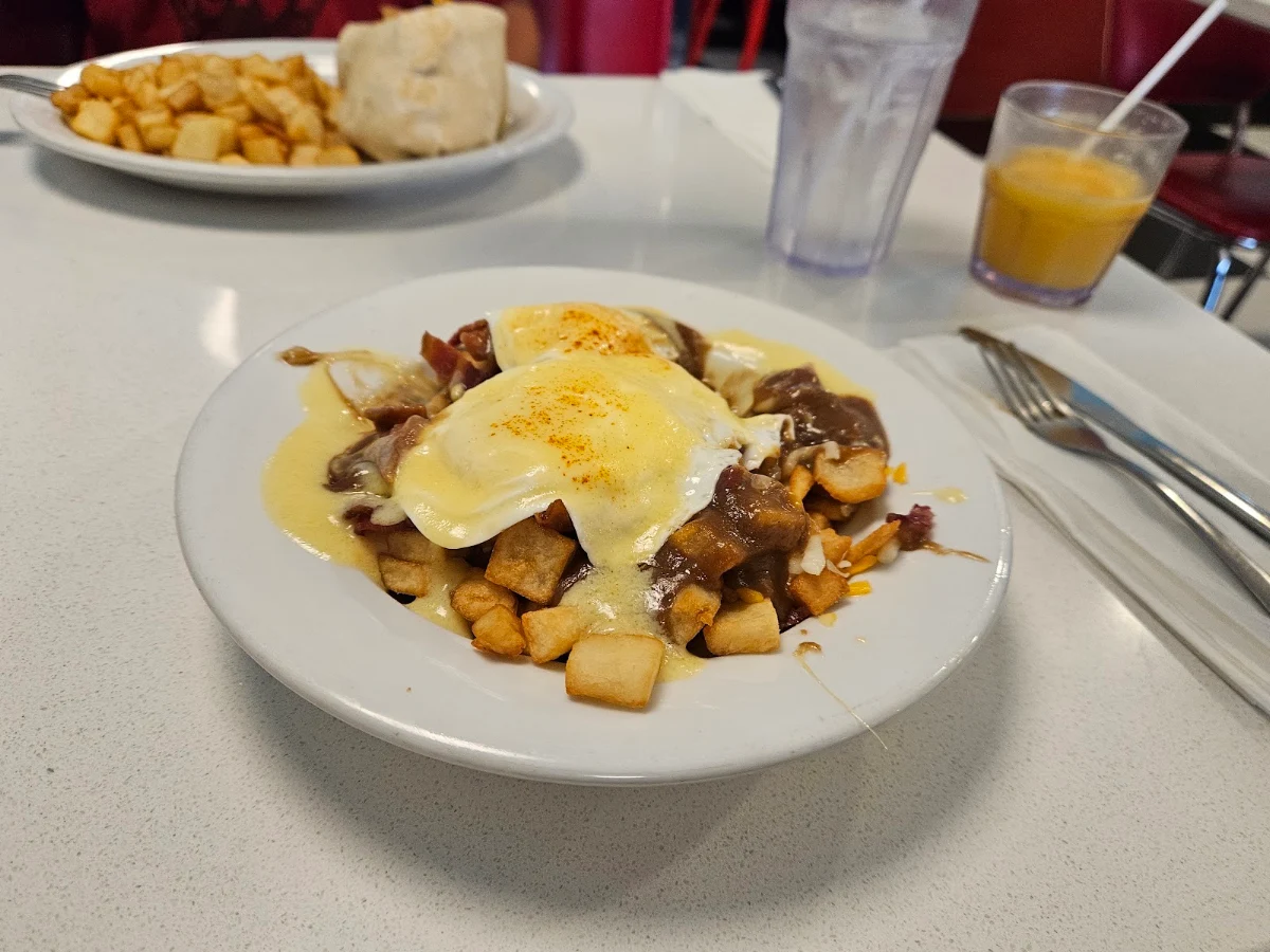 Angel's Breakfast Poutine, Stella’s Diner