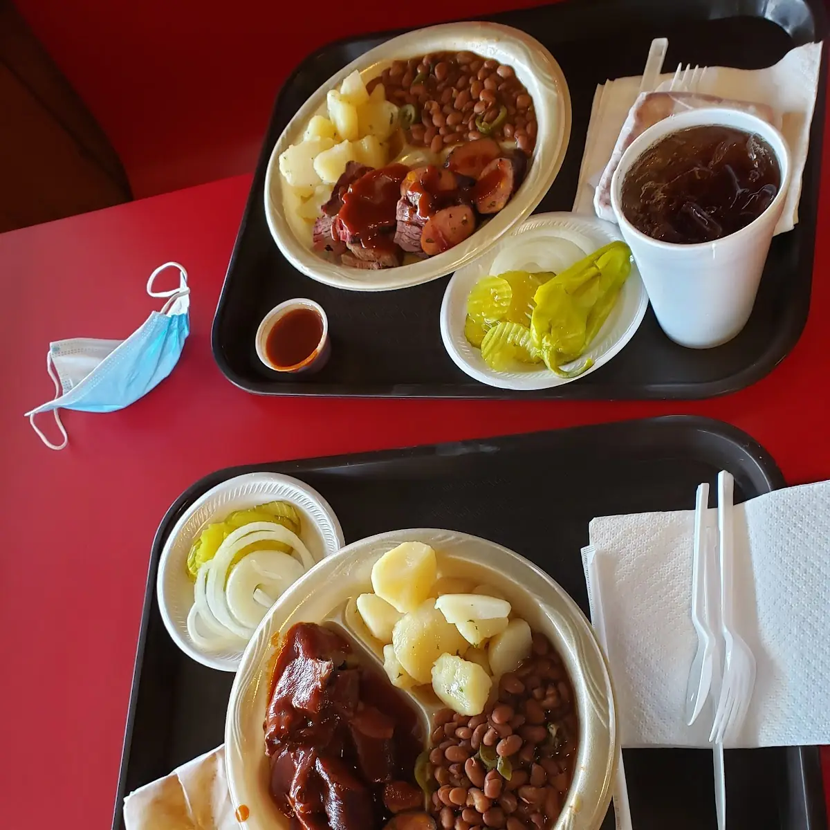 Medium Plate Lean Brisket and Ribs Mac N Cheese Peach Cobbler