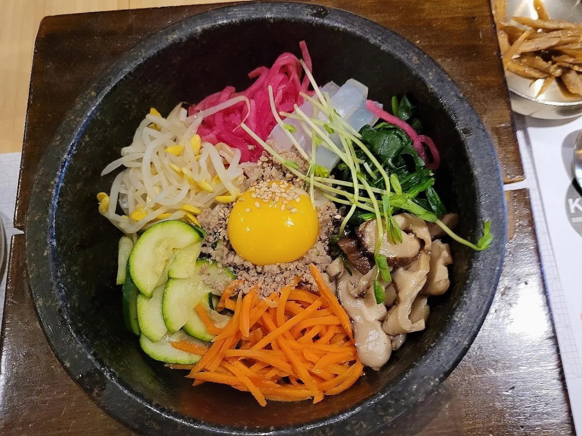 DOL Sot Raw Veal Bibimbap