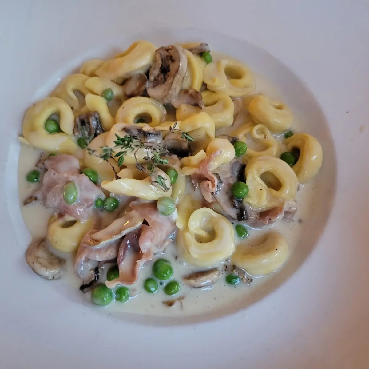 Dee Dee's Tortellini Carbonara