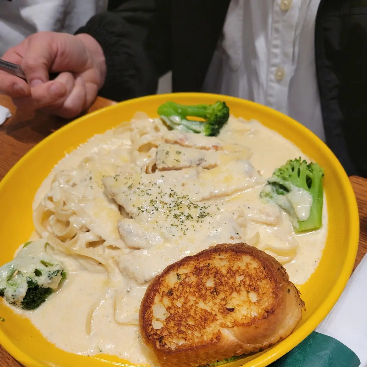 Chicken Alfredo Pasta