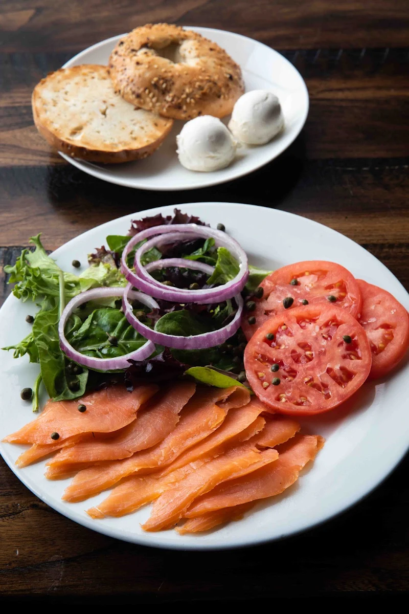 Smoked Salmon & Bagel Plate