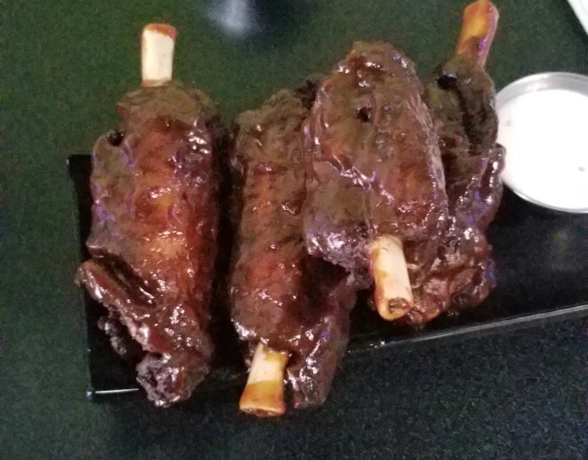 Hog Wings