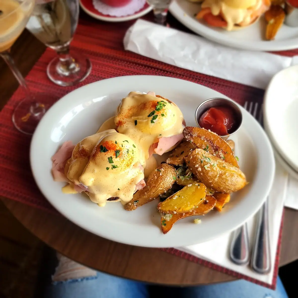 Eggs Benedict