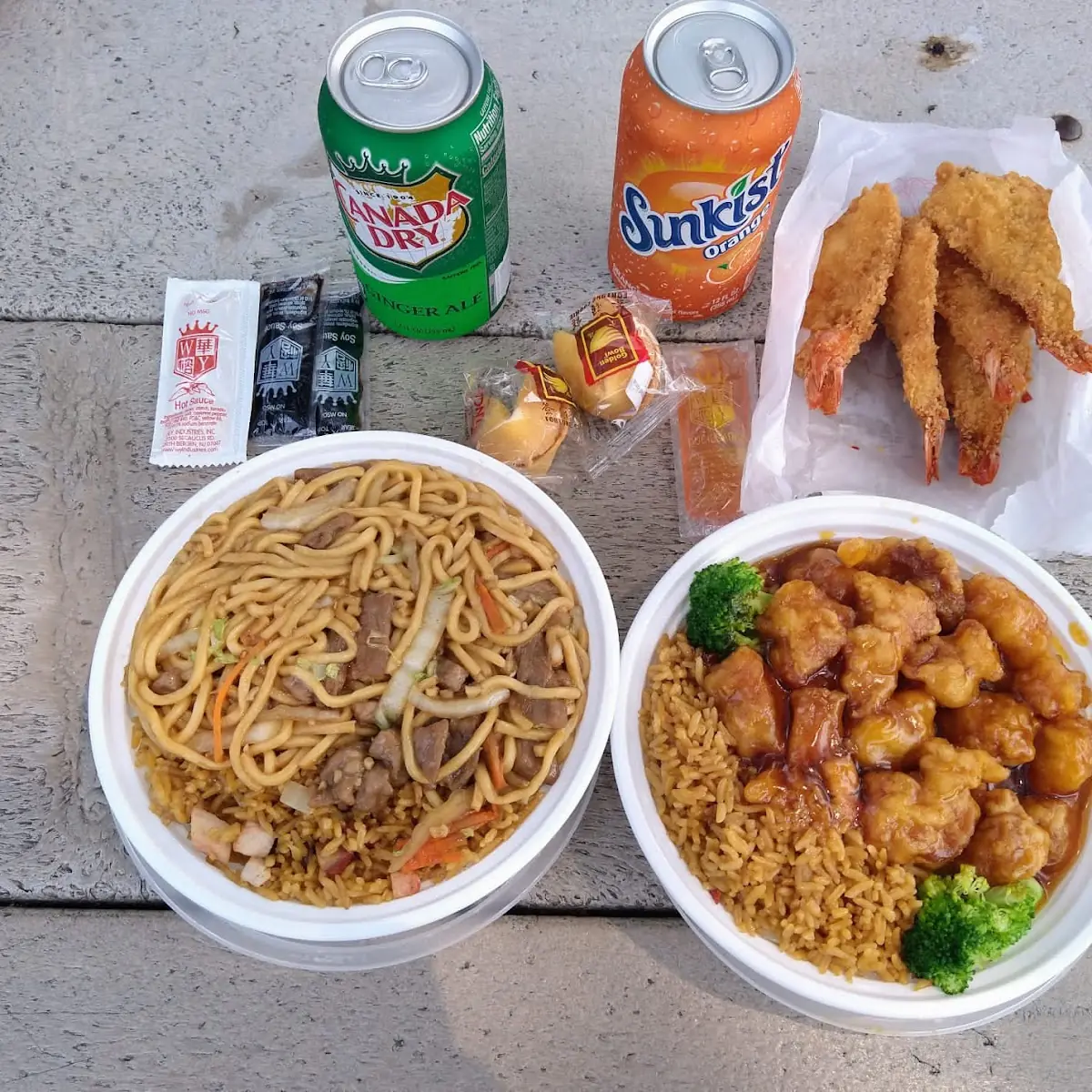 Chicken Chow Mein Dinner Combo