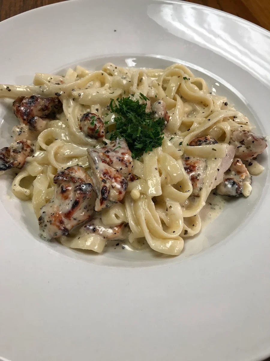 Futtuccini Alfredo, Socrates Grill