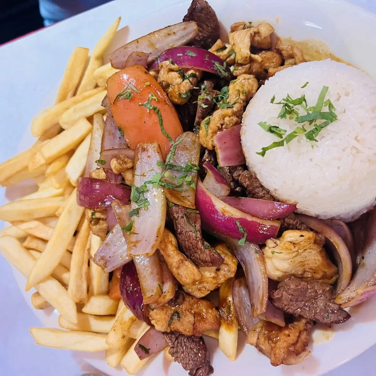 Lomo Saltado Mixto