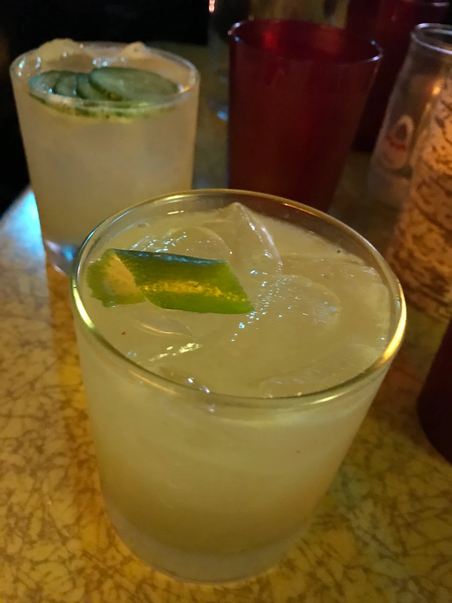 Gin Fizz, Hanmoto