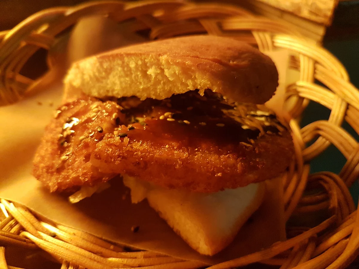 Katsu Bun, Hanmoto