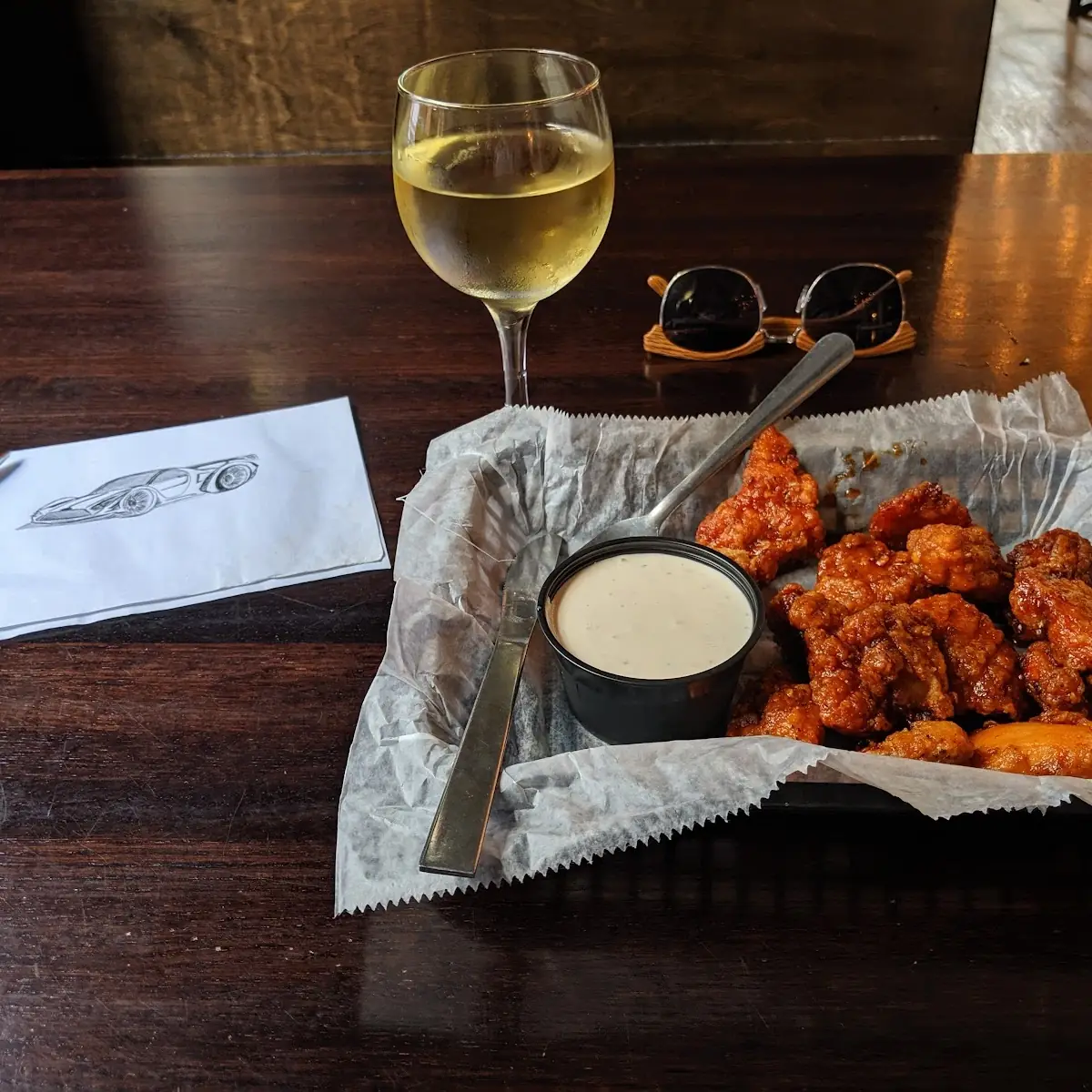 Boneless Wings & White Chardonnay