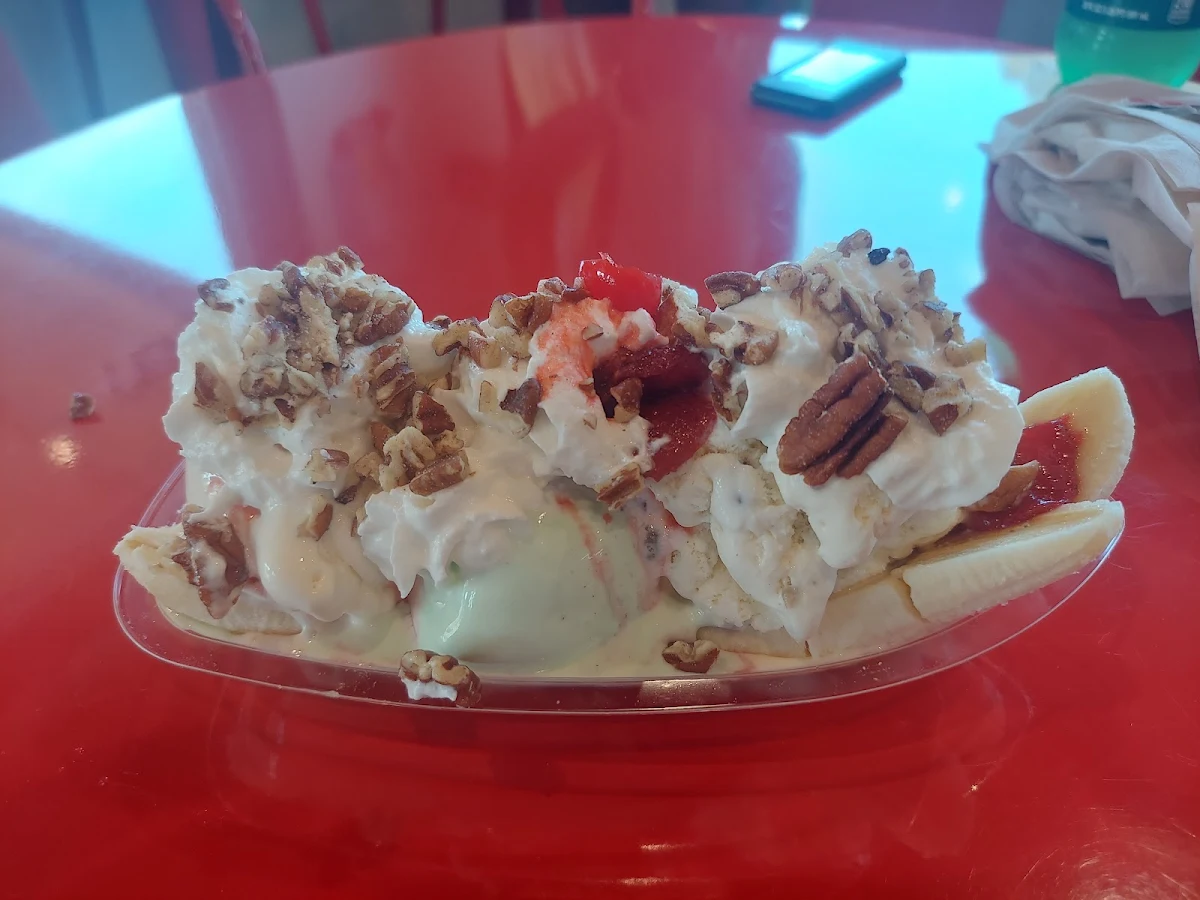 Banana Split w Ptachio Butter Pecan and Vanilla Custard