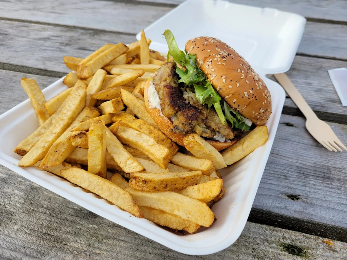 Oyster Burger, Patagón