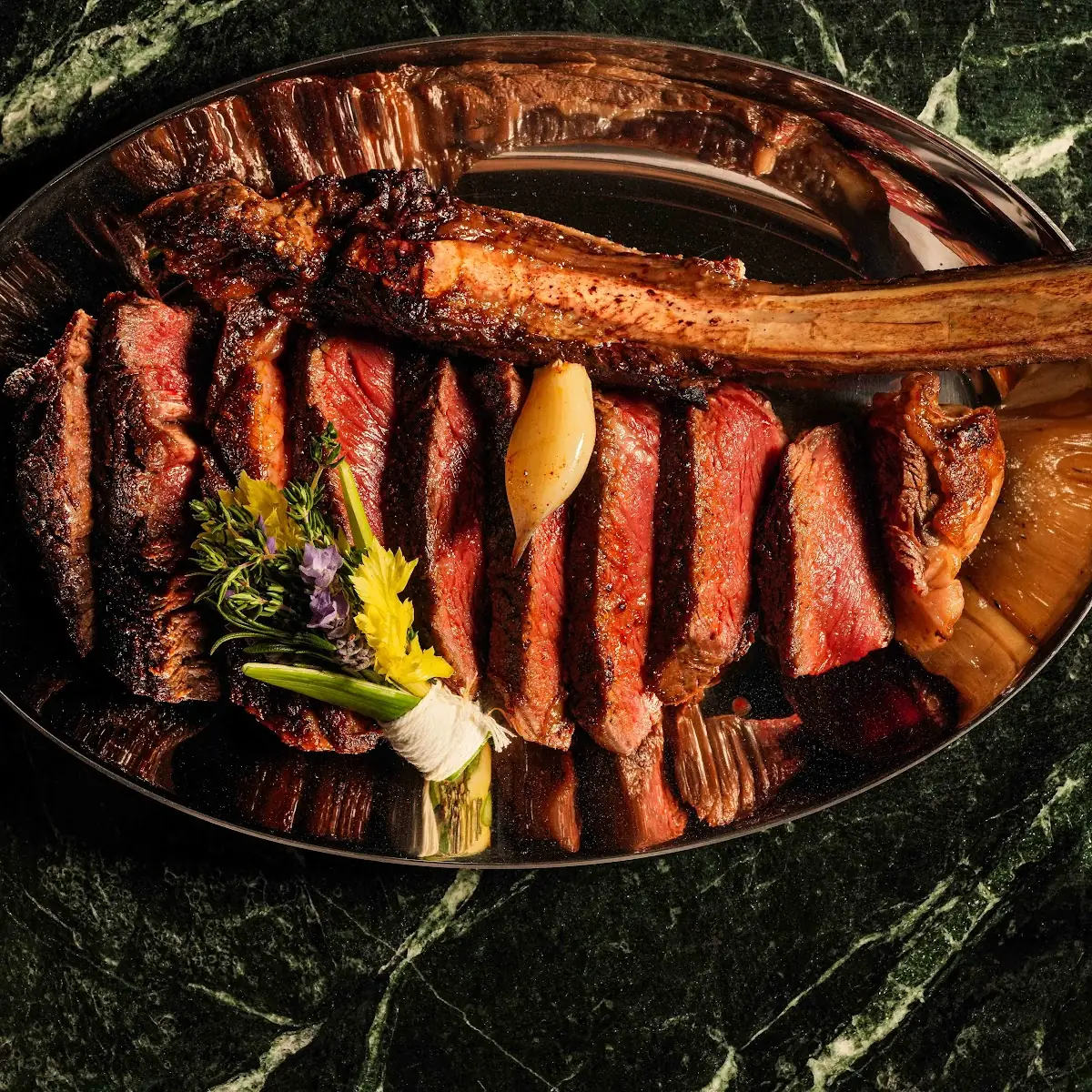 Tomahawk 34oz - Table Side