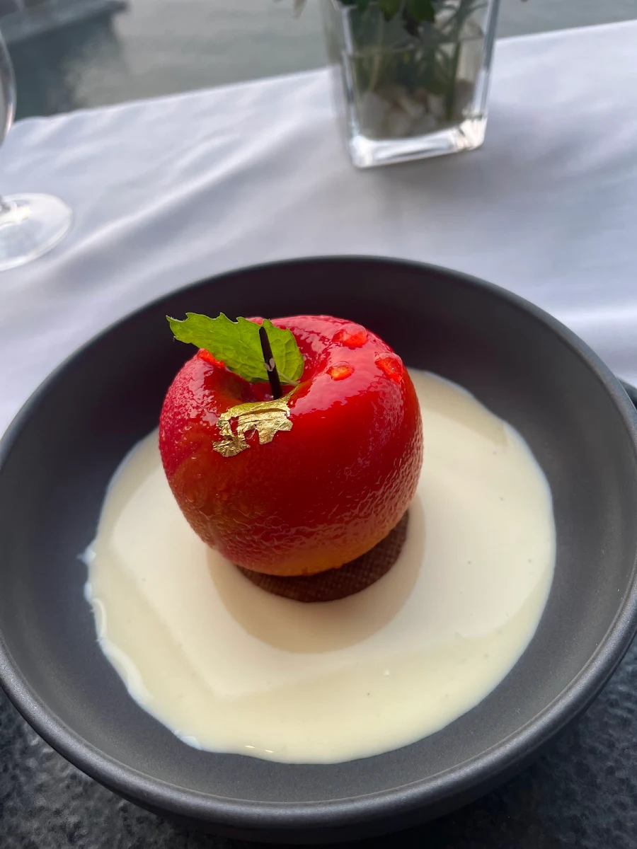 Apple Dessert, Five Sails Restaurant