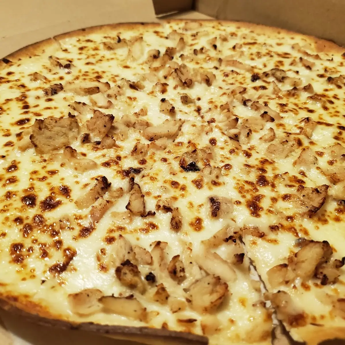 Chicken Alfredo Pizza