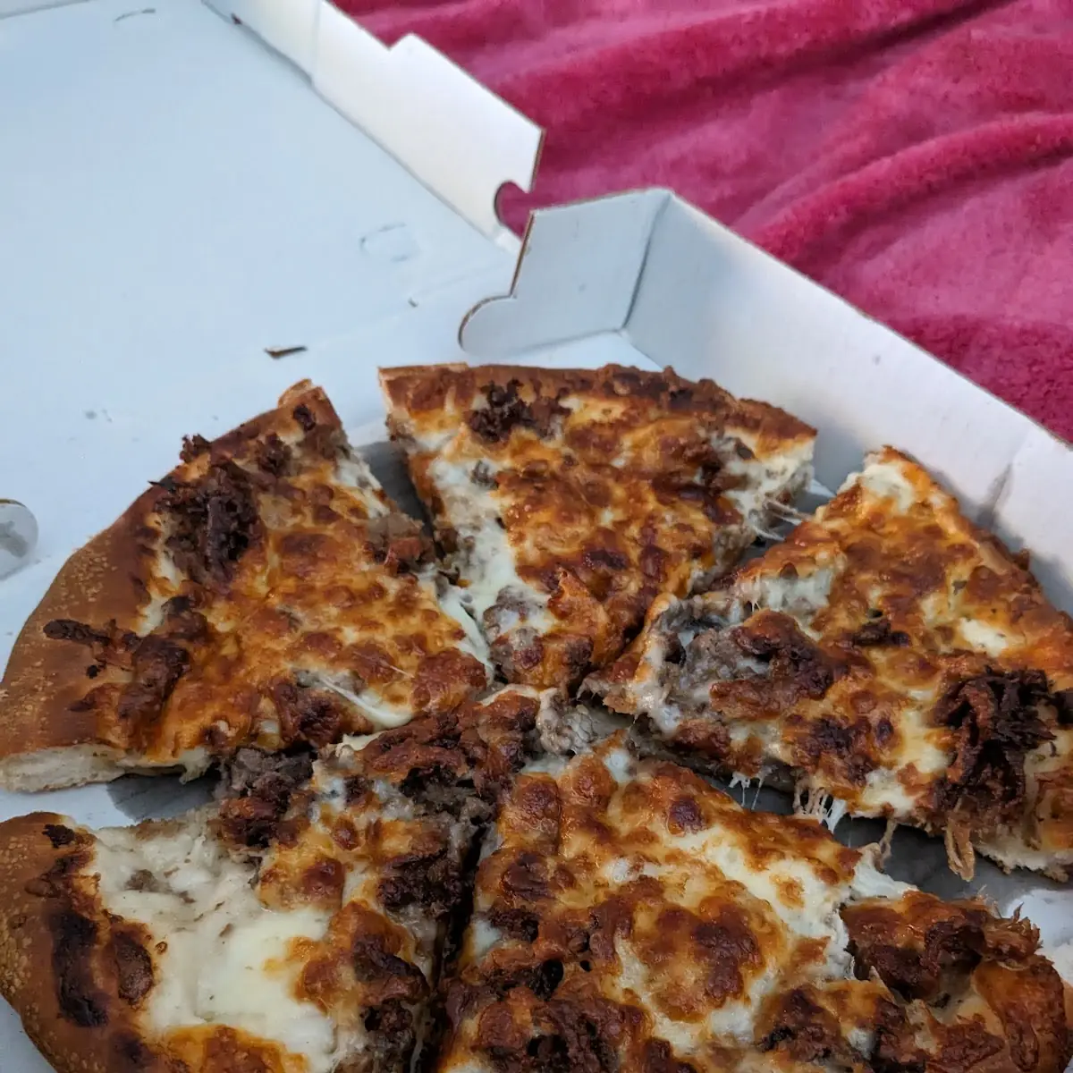 Steak Alfredo Pizza Large