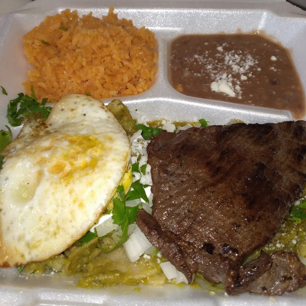 Chilaquiles Verdes Con Cecina