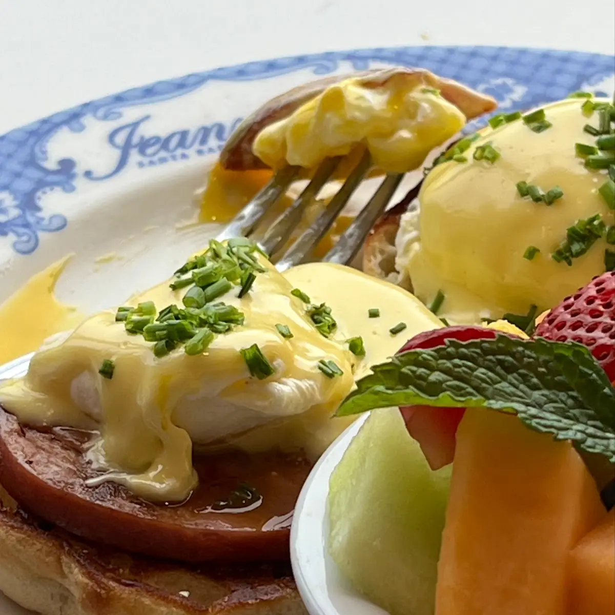 Classic Eggs Benedict