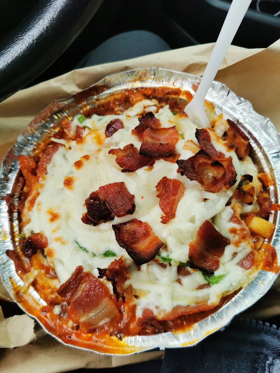 Poutine Spécial Bravo, Restaurant Bravo Pizzeria