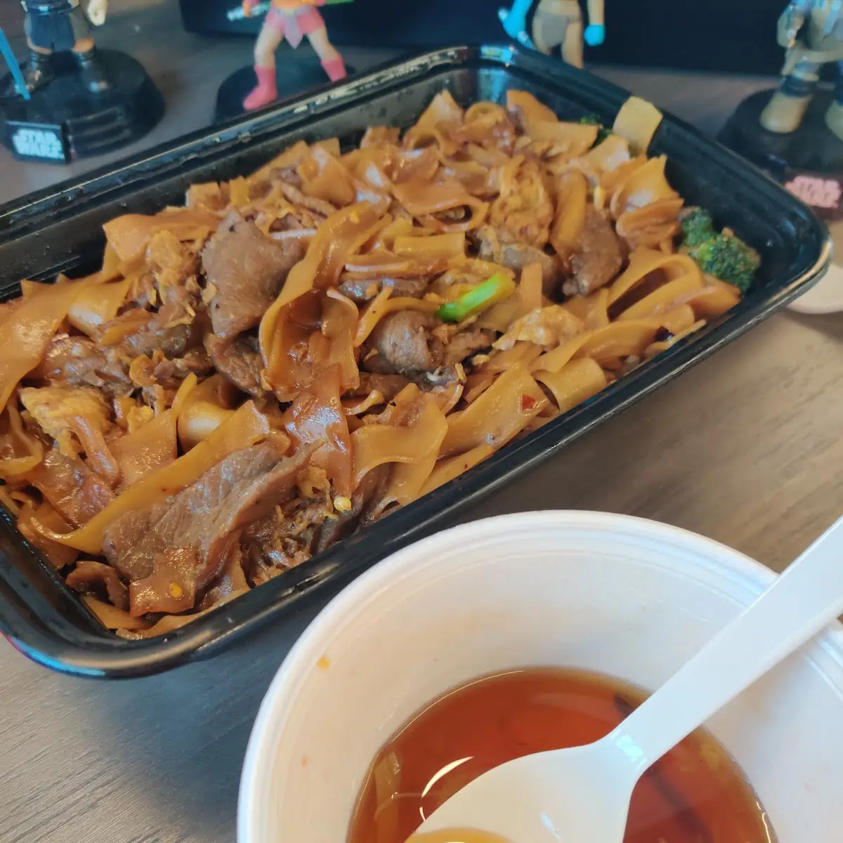 Pad See Eew Beef