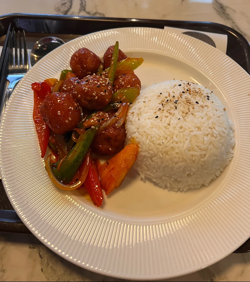 General Tao's Chicken, Restaurant Ozen