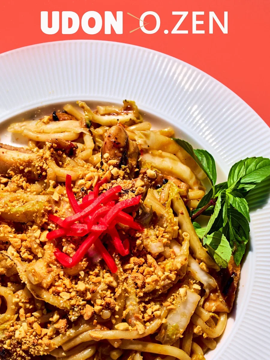 Nouille Udon Au Poulet Avec Sauce Arachide Épicé W12 Chicken Udon Noodle With Peanut Sauce Spicy, Restaurant Ozen